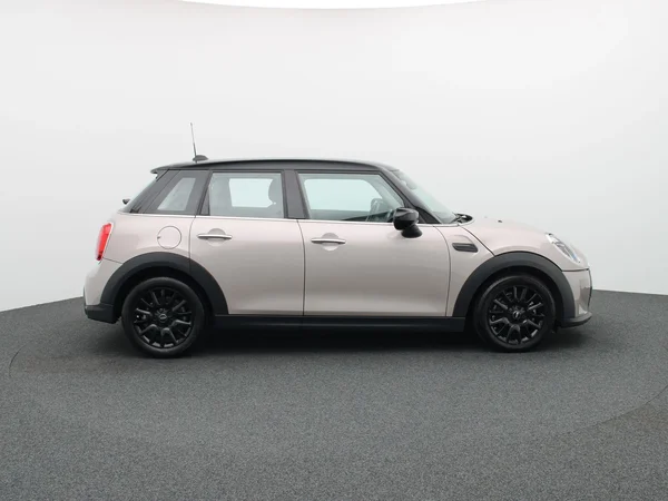 MINI Cooper (2024) — foto 20 van 23