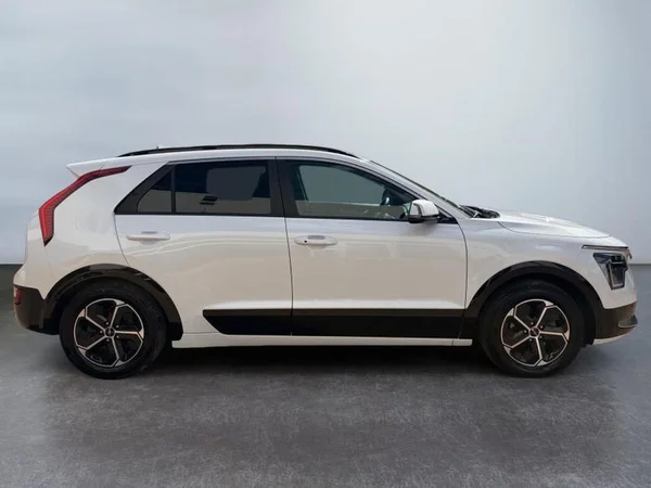 KIA Niro HEV (2022) — foto 17 van 23