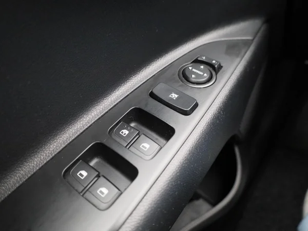 Kia Stonic (2023) — foto 13 van 34