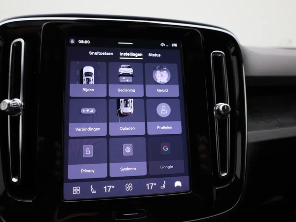 Volvo XC40 (2023) — foto 19 van 39