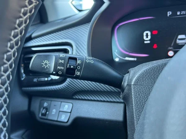 KIA Stonic (2024) — foto 21 van 33