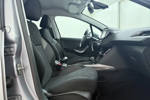 Peugeot 2008 (2019) — foto 20 van 22
