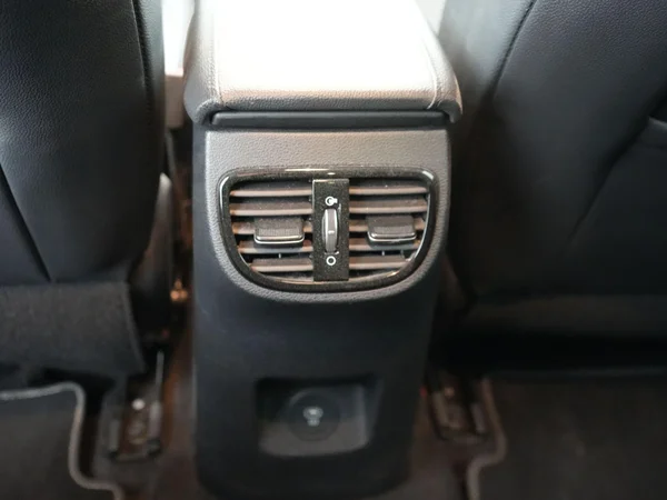Kia XCeed (2024) — foto 9 van 28