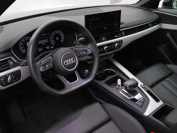 Audi A4 (2024) — foto 6 van 29