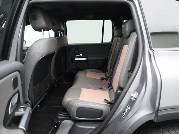 Mercedes-Benz EQB (2023) — foto 2 van 53