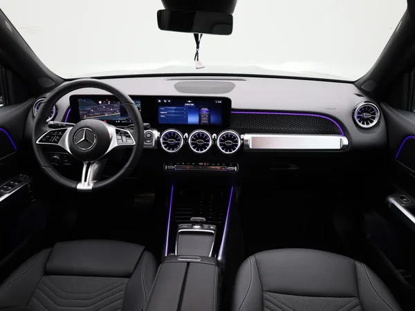 Mercedes-Benz GLB (2025) — foto 38 van 50