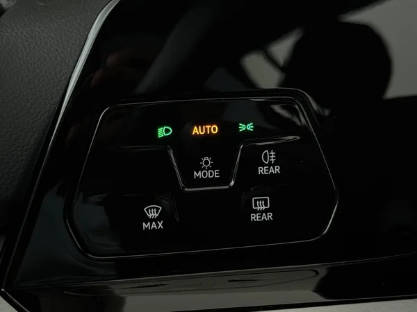 VOLKSWAGEN Golf Variant (2024) — foto 19 van 28