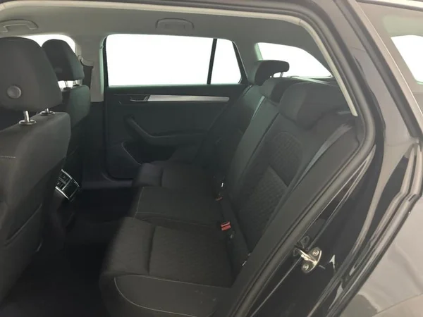 SKODA Superb Combi Dsl (2023) — foto 8 van 29