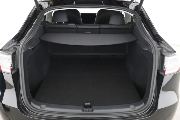 Tesla Model (2024) — foto 8 van 16