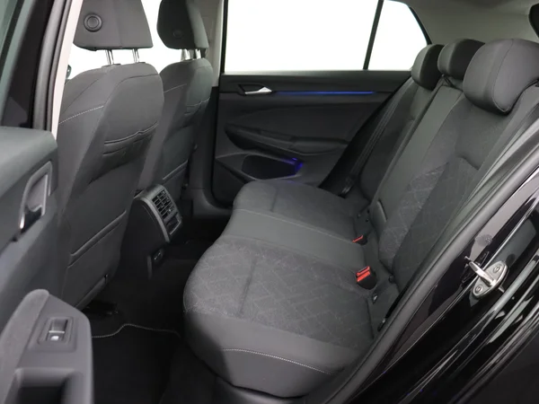 VOLKSWAGEN Golf (2024) — foto 5 van 28