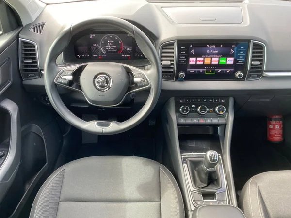 SKODA Karoq (2023) — foto 7 van 17