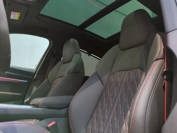 AUDI Q8 e-tron Sportback (2024) — foto 2 van 17