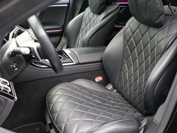 Mercedes-Benz S-Klasse (2024) — foto 38 van 38