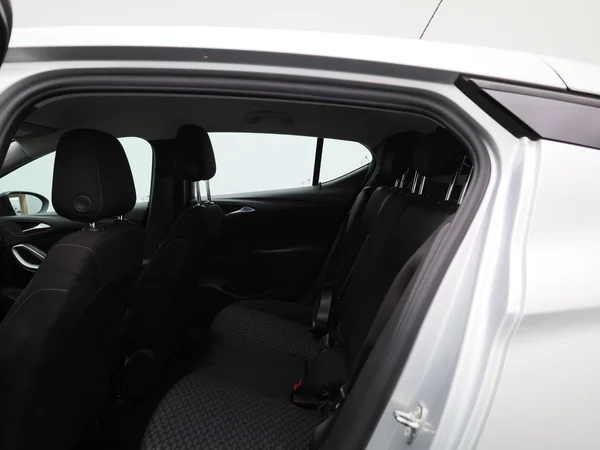 Opel Astra (2021) — foto 2 van 36