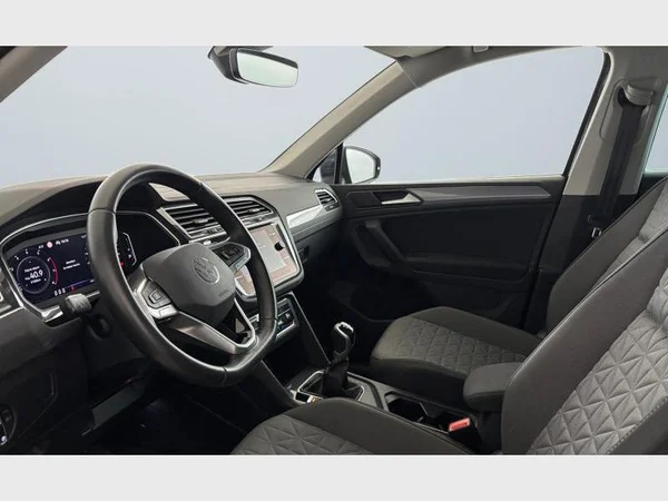 Volkswagen Tiguan (2022) — foto 15 van 15