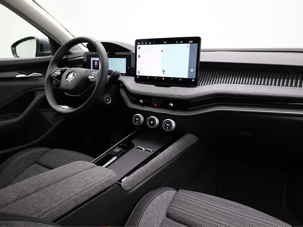SKODA Superb SW (2025) — foto 17 van 23
