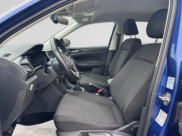 VOLKSWAGEN T-Cross (2023) — foto 10 van 16