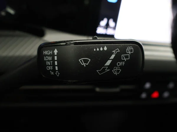 VOLKSWAGEN Golf VIII SW (2024) — foto 14 van 31