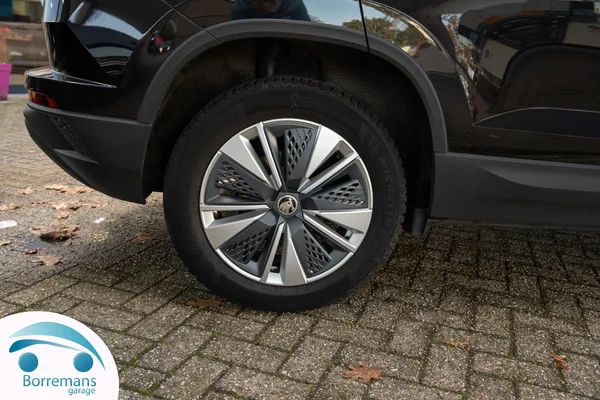 Skoda Karoq (2023) — foto 3 van 43