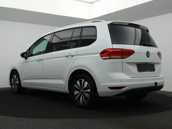 Volkswagen Touran (2025) — foto 9 van 29