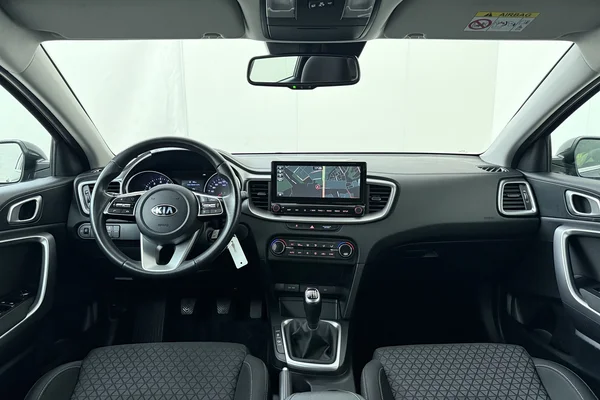 Kia Ceed (2020) — foto 23 van 23