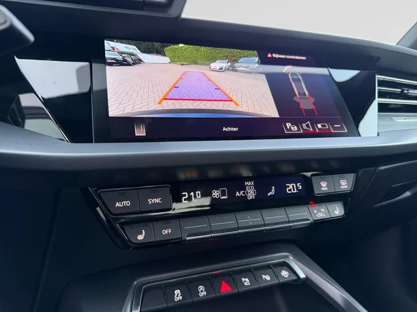 AUDI A3 Sedan (2025) — foto 6 van 21