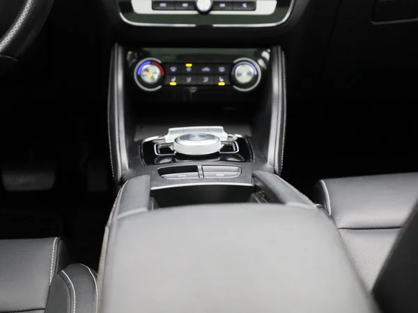 MG ZS EV (2020) — foto 2 van 43
