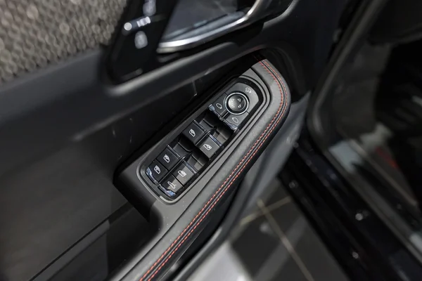 Porsche Macan (2024) — foto 14 van 44