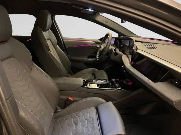 AUDI A6 Avant e-tron (2025) — foto 9 van 15
