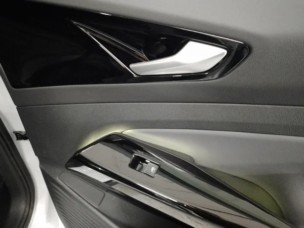 VOLKSWAGEN ID.4 (2023) — foto 9 van 22