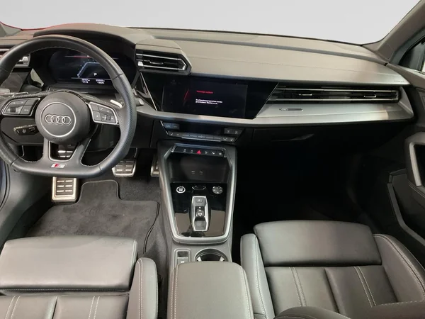 AUDI A3 Sedan (2025) — foto 2 van 21