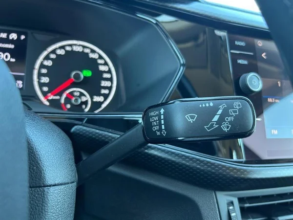 VOLKSWAGEN T-Cross (2020) — foto 20 van 31