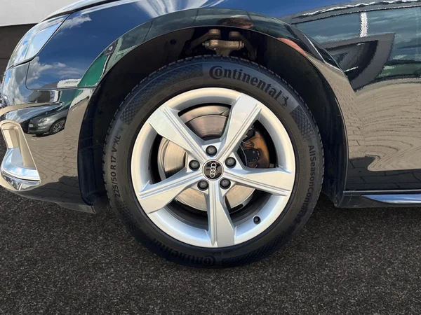AUDI A4 Avant (2023) — foto 14 van 22