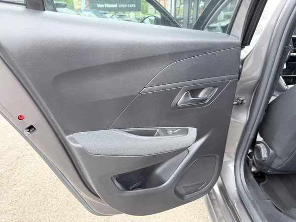 Peugeot 208 (2021) — foto 4 van 16