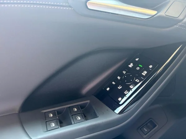 AUDI Q6 e-tron (2026) — foto 7 van 16