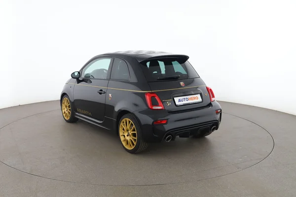 Abarth 595 (2021) — foto 10 van 16
