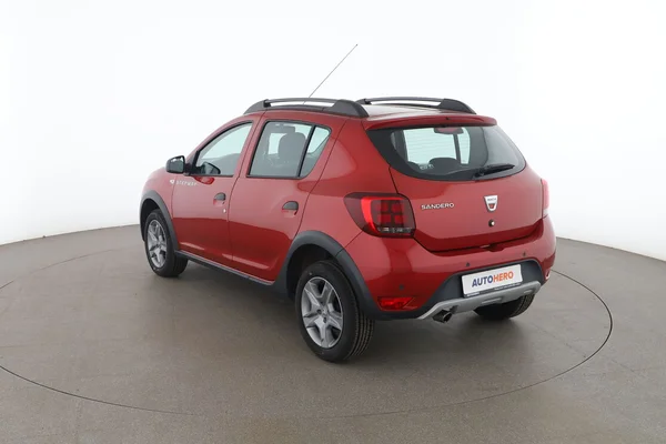 Dacia Sandero (2017) — foto 10 van 16