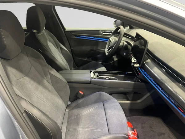 VOLKSWAGEN ID.7 Tourer (2026) — foto 8 van 23