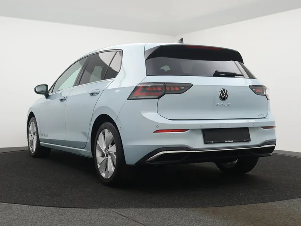 VOLKSWAGEN Golf VIII (2025) — foto 23 van 27