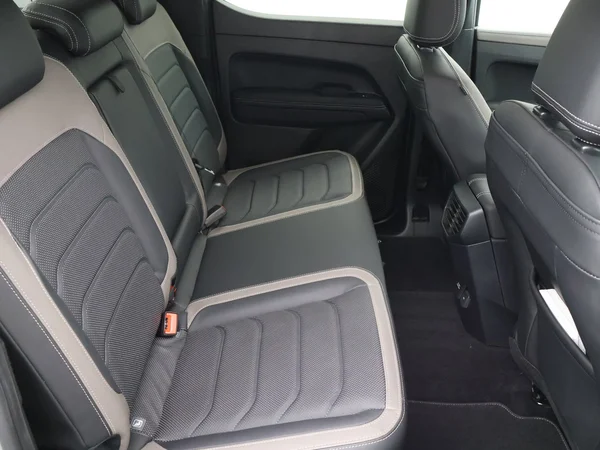 VOLKSWAGEN Amarok Double Cab (2026) — foto 3 van 25