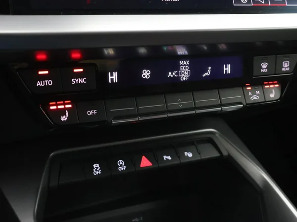 Audi A3 (2024) — foto 11 van 23