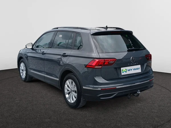 VOLKSWAGEN Tiguan (2021) — foto 8 van 18