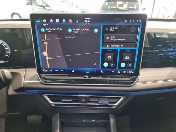 VOLKSWAGEN Tiguan (2025) — foto 4 van 15