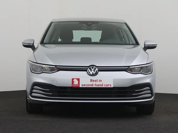 VOLKSWAGEN Golf (2024) — foto 26 van 28