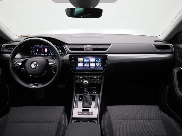 Škoda Superb (2022) — foto 38 van 47