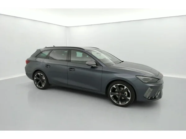 CUPRA Leon ST (2025) — foto 2 van 36