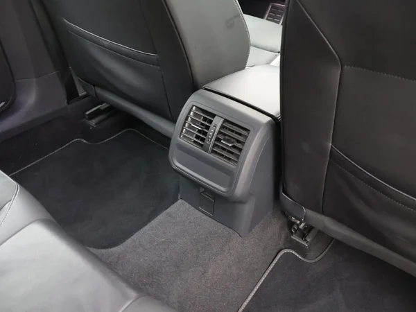 VOLKSWAGEN Arteon (2022) — foto 19 van 30