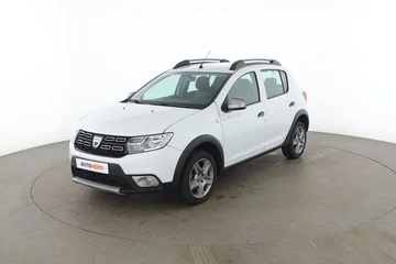 Dacia Sandero cf59b985-78a9-411a-9472-d2f587f6248d