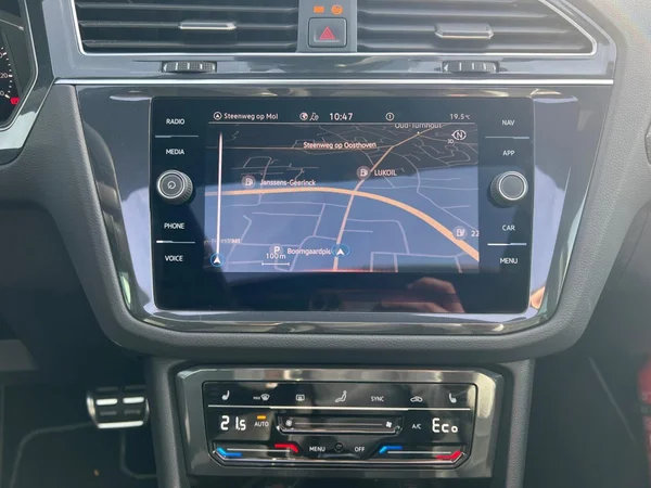 VOLKSWAGEN Tiguan eHybrid (PHEV) (2022) — foto 5 van 24