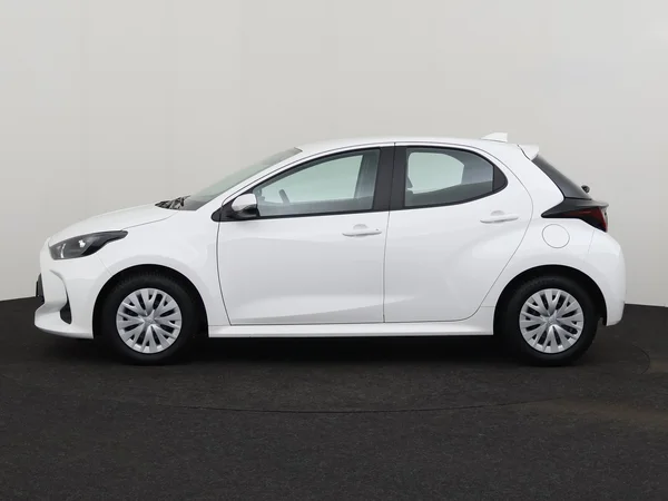 TOYOTA Yaris (2023) — foto 12 van 25